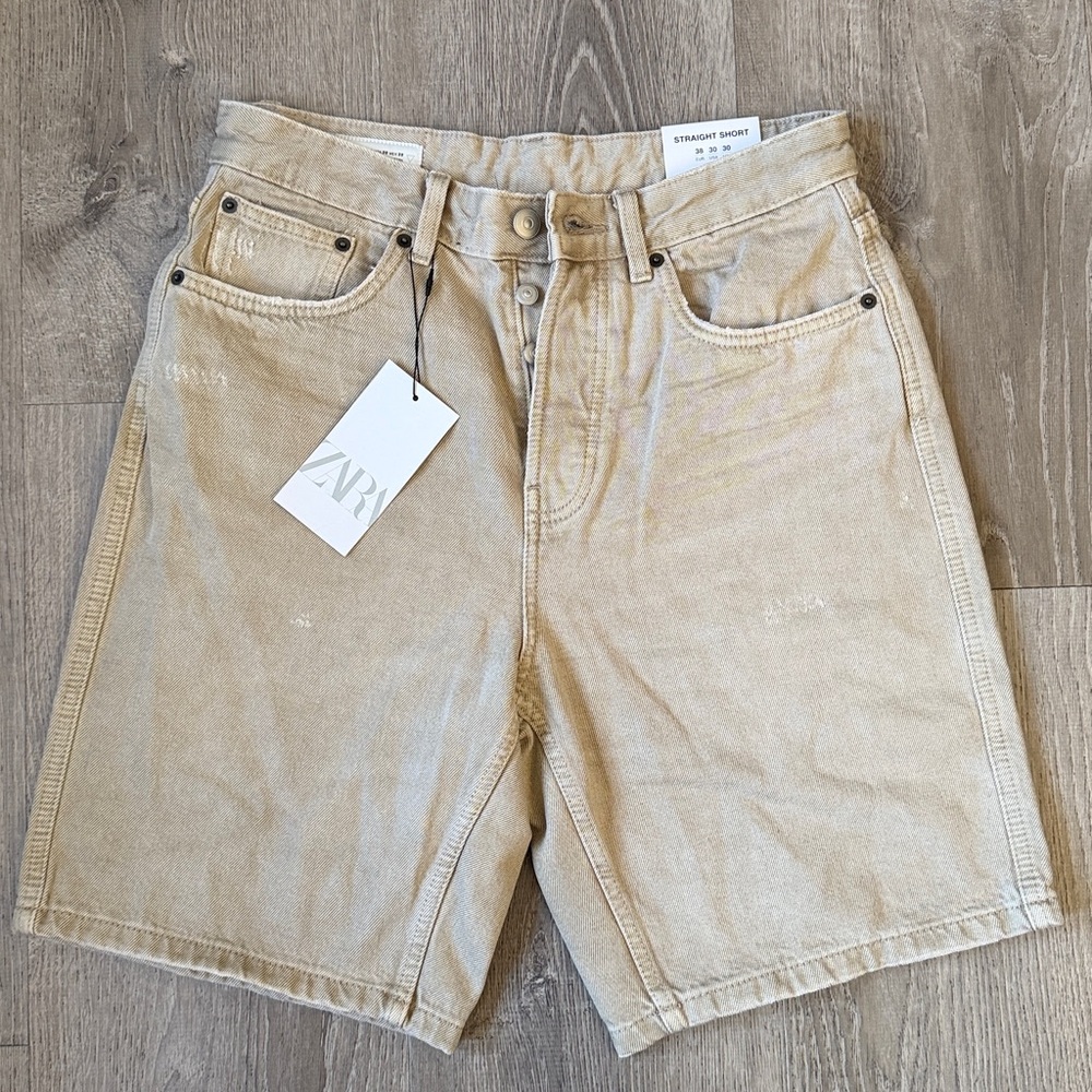 ZARA Straight Shorts – Size 38 (Beige)